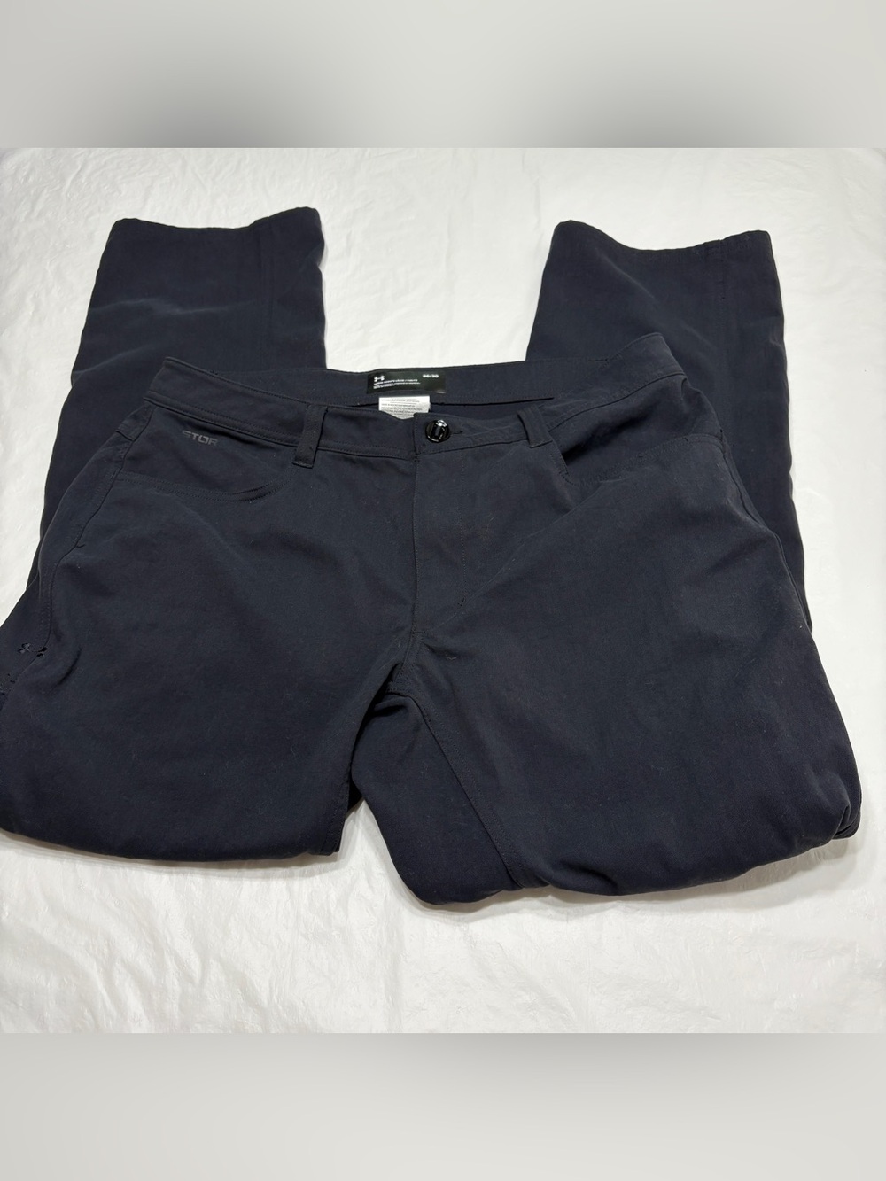 Under Armour Storm Loose Fit Black Chino Pants Men’s 36x30
